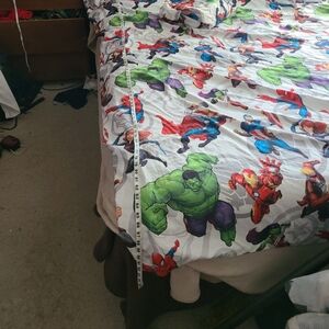138926 Marvel twin fitted sheets and flat sheet .see pictures for details on mea